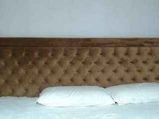 This model is live right now. aylinhoney08