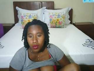 divinaqueen's CamSoda show and profile