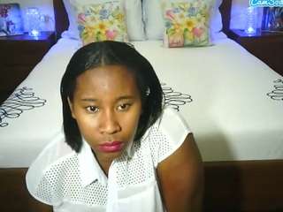 divinaqueen webcam model