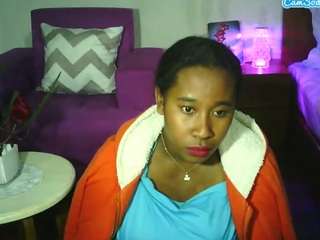 divinaqueen's CamSoda show and profile