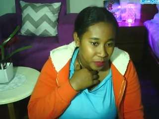 divinaqueen's CamSoda show and profile