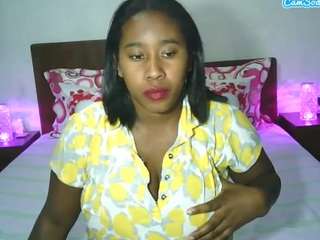 divinaqueen's CamSoda show and profile