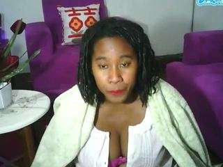 divinaqueen webcam model