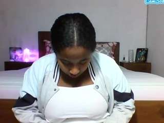 divinaqueen live webcam show