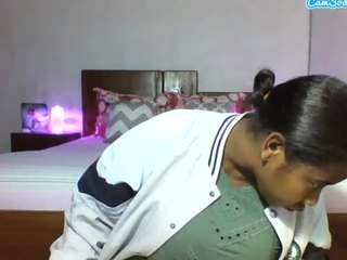divinaqueen live webcam show