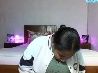 divinaqueen live webcam show