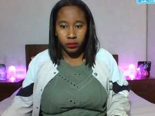 Divinaqueen live webcam show