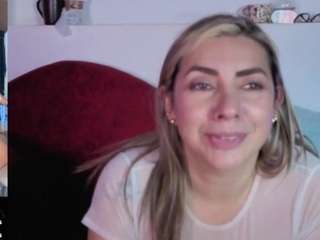 Ce modèle est en direct maintenant. isabellalita