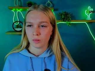 megan-cold Live Webcam on CamSoda