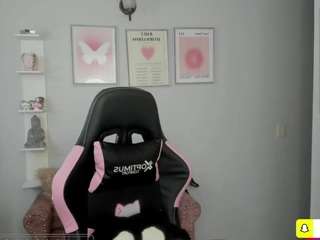 melaanyluckk Live Webcam on CamSoda