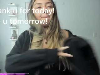 melaanyluckk Live Webcam on CamSoda