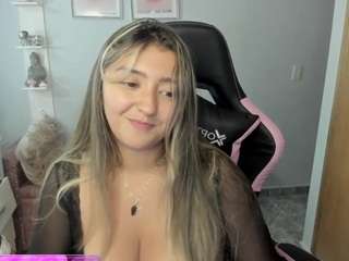 melaanyluckk's CamSoda show and profile