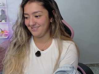 melaanyluckk Live Webcam on CamSoda