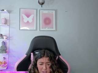 melaanyluckk Live Webcam on CamSoda