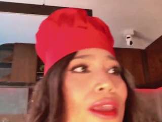 Live webcam model courtneygrey on Soda Cams