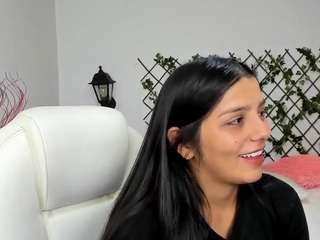 issanasar's CamSoda show and profile