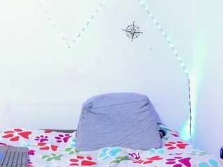 nikitaa20 live webcam show