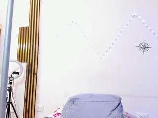 nikitaa20 live webcam show