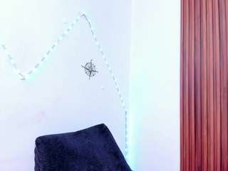 nikitaa20 live webcam show