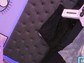 veronicarosee's CamSoda show and profile