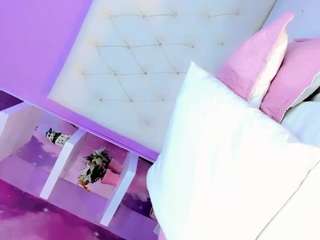 le modèle veronicarosee est en webcam porno dans un show sur le site camsoda, il possède les tags suivants: average,brown eyes,cumshot,flat chested,gape,no drinking,orgasm,smoking,tease,hd