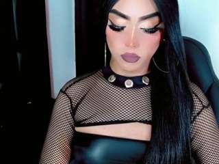 anaiisvelvet Live Webcam on CamSoda