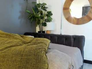 frodita-dh's CamSoda show and profile