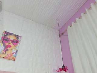 helenn-diaz Live Webcam on CamSoda