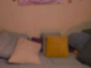 simonarain's CamSoda show and profile