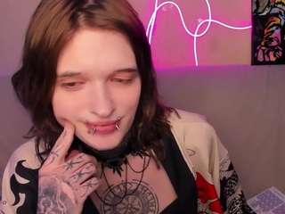 simonarain's CamSoda show and profile