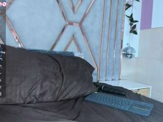 Live webcam model vanesaa-mejia on Soda Cams