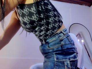 AmyKolbold33 live cam preview