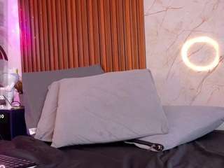 Mad bellaaroux from CamSoda gets her bod pounded onwebcam! bellaaroux from CamSoda