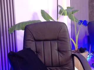  bellaaroux chat room