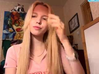 Bonkers claireali from CamSoda gets her build fucked in public! claireali from CamSoda