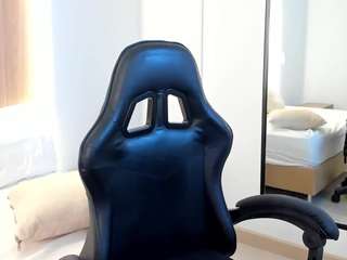 olivia-willoow Live Webcam on CamSoda