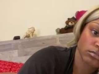 prettygirl24xfactor's CamSoda show and profile