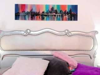 isaa-saenz Live Webcam on CamSoda