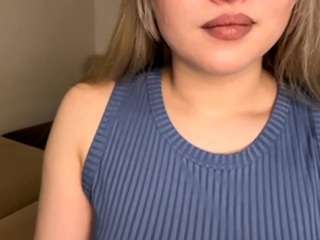 Discover the wet 23 years old bellabaker from CamSoda as she gets crazy bellabaker from CamSoda