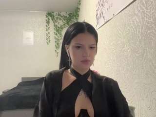 hilariaburtchell webcam model
