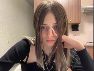 leahsmith, female webcam model,  years old, on live webcam
