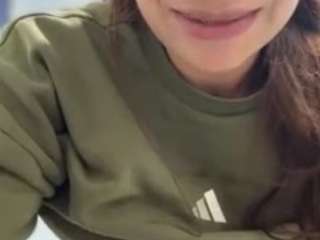 Live webcam model lunabum on Soda Cams