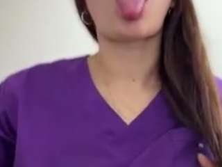 Lunabum's cam show statistics and live stream