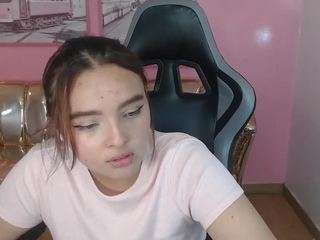 mia-foster-t Toys live webcam