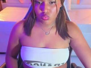 Naomi-Tp live webcam show
