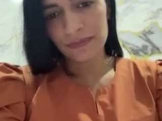 le modèle rousse25 est en webcam porno dans un show sur le site camsoda, il possède les tags suivants: anal,ass clapping,athletic,ball sucking,black hair,blowjob,brown eyes,creampie,foot fetish,large tits,no drinking,no smoking,tattoos,thick,mobile