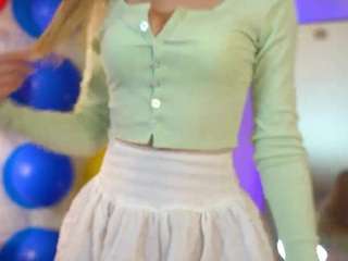 spring-day's CamSoda show and profile