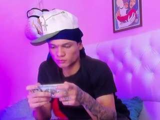 stronger-boy's CamSoda show and profile