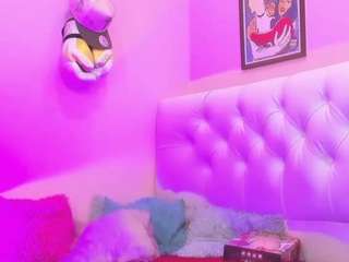 stronger-boy webcam model