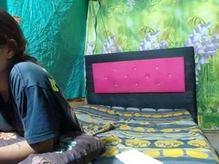 Live webcam model alanna-noha on Soda Cams